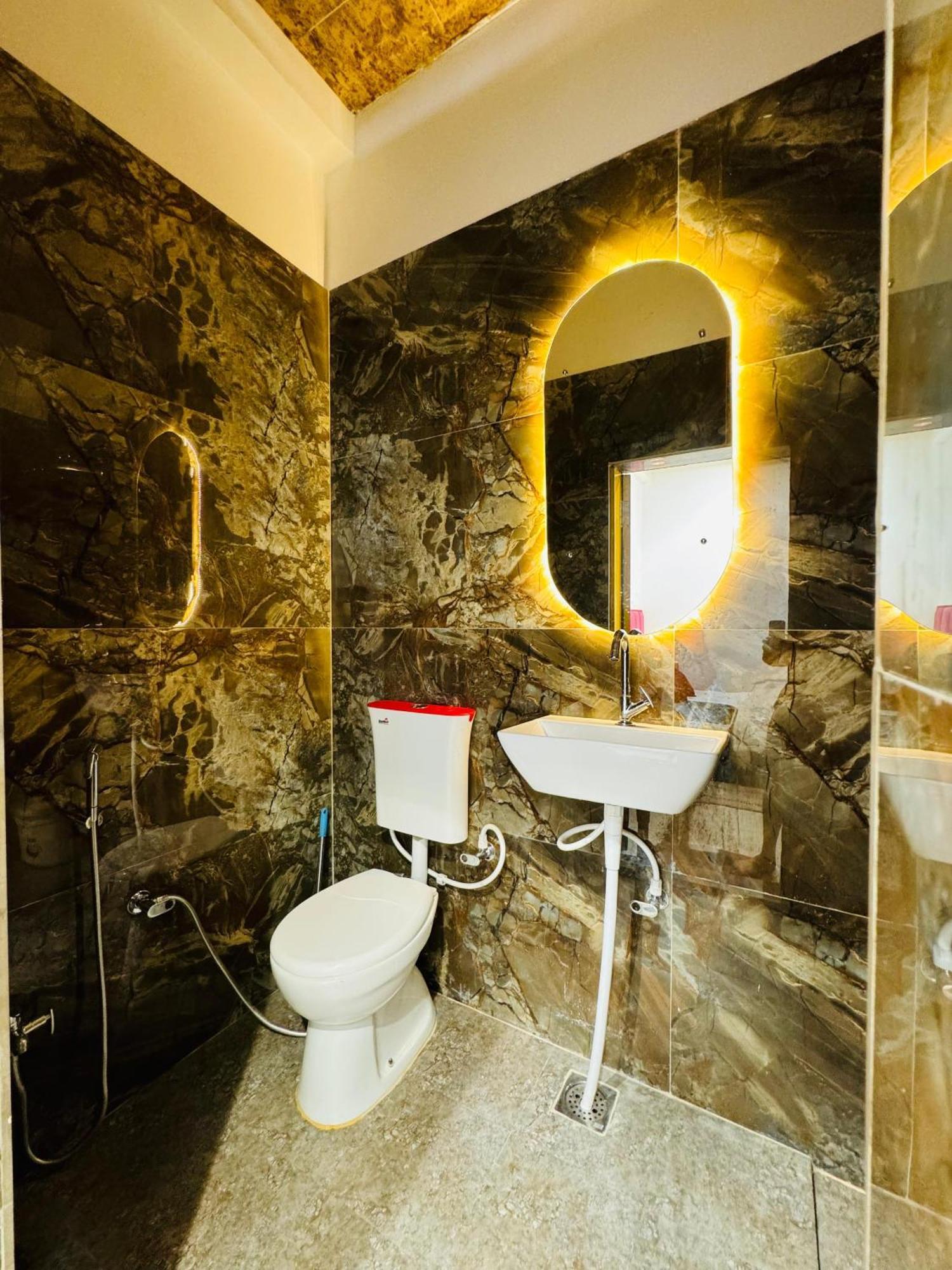 Aura Homestay Waranasi Zewnętrze zdjęcie